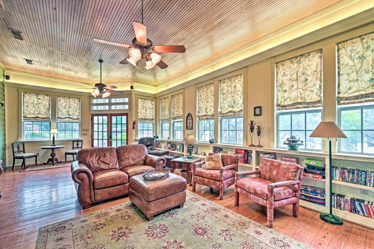 The Lilly House Historic Glen Rose Home With Porch! المظهر الخارجي الصورة