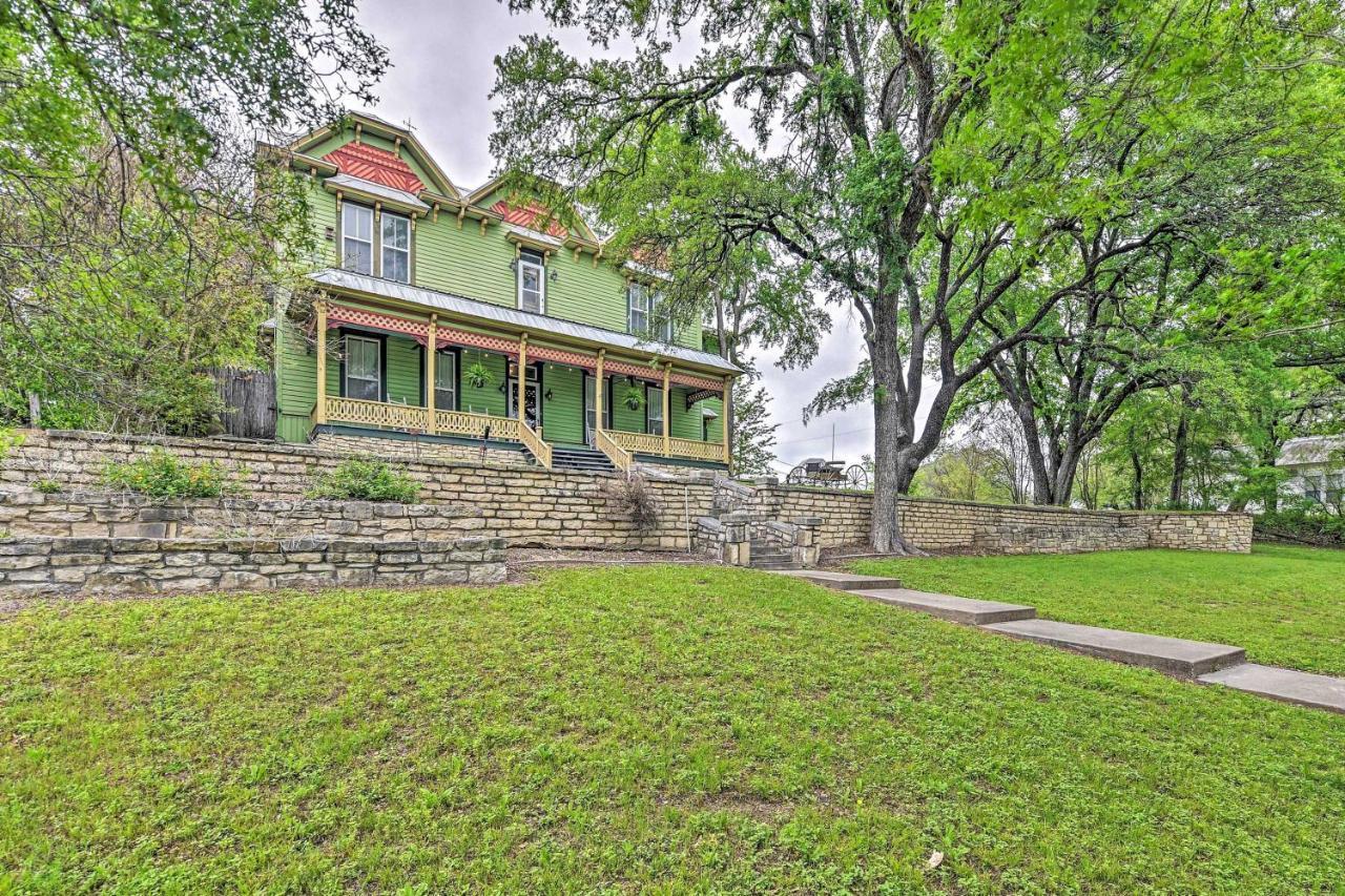 The Lilly House Historic Glen Rose Home With Porch! المظهر الخارجي الصورة