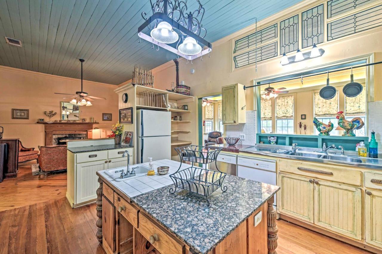 The Lilly House Historic Glen Rose Home With Porch! المظهر الخارجي الصورة